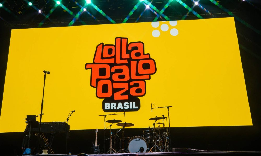SAO PAULO, BRAZIL - MARCH 28: A general view of the atmosphere and Lollapalooza logo on stage during day one of Lollapalooza Brazil at Autodromo de Interlagos on March 28, 2025 in Sao Paulo, Brazil. (Photo by Mauricio Santana/Getty Images)